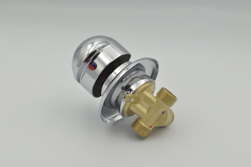 Vizes Vezérlő háromállású. Nyitókarokkal, betétekkel