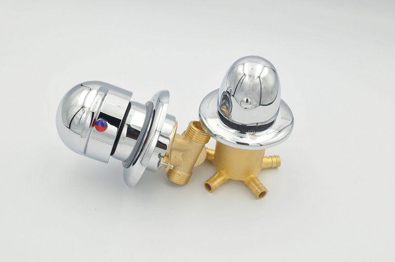 Vizes Vezérlő ötállású. Nyitókarokkal, betétekkel